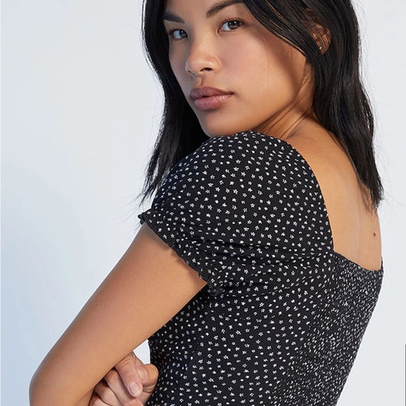 LA HEARTS Pac Sun Black & White Short Sleeve Floral Crop Top Size Small - Picture 2 of 10